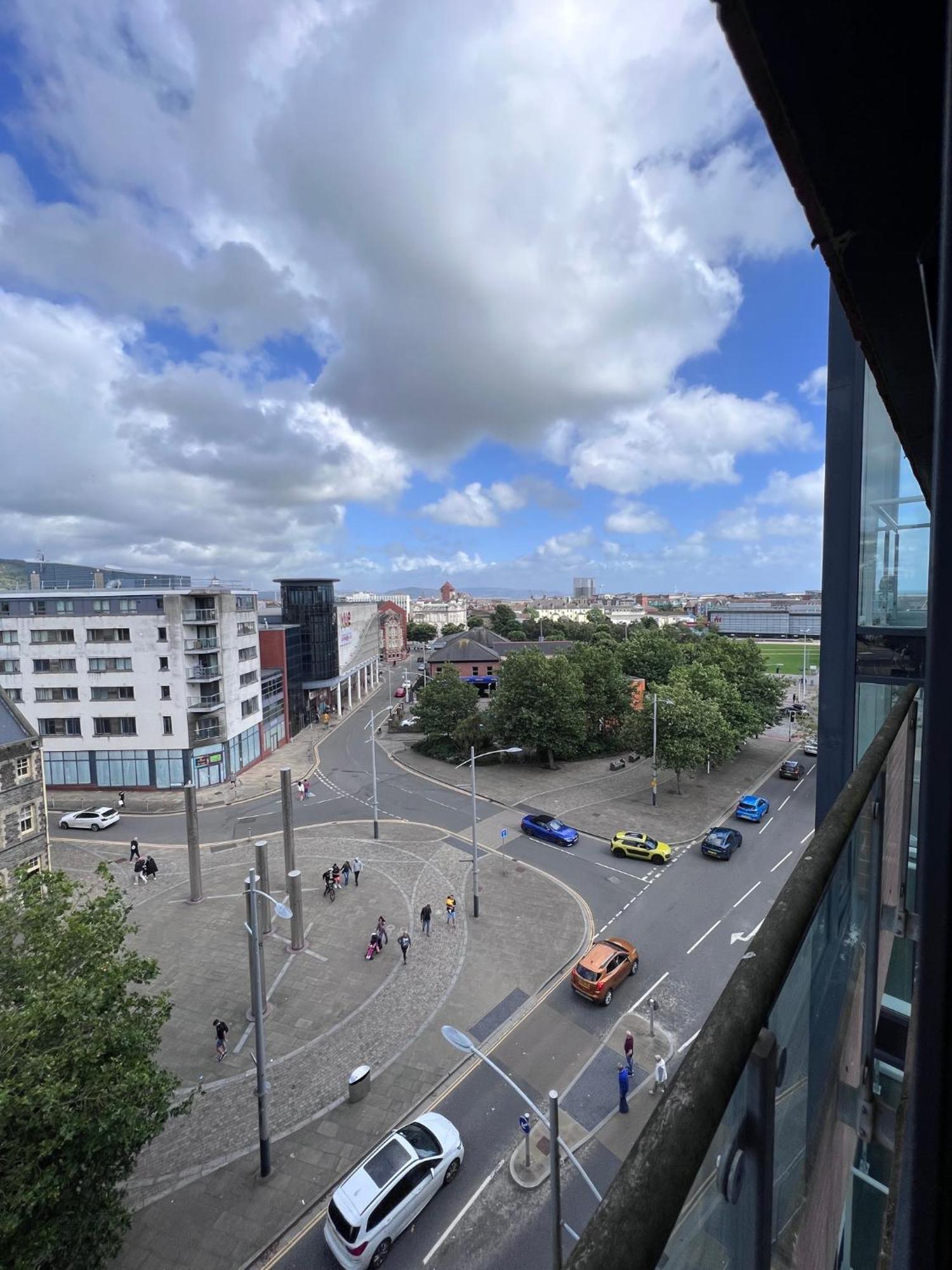 Great City Centre Getaway Apartment 2 Bed Near The Beach And Shopping Area Swansea Exteriér fotografie