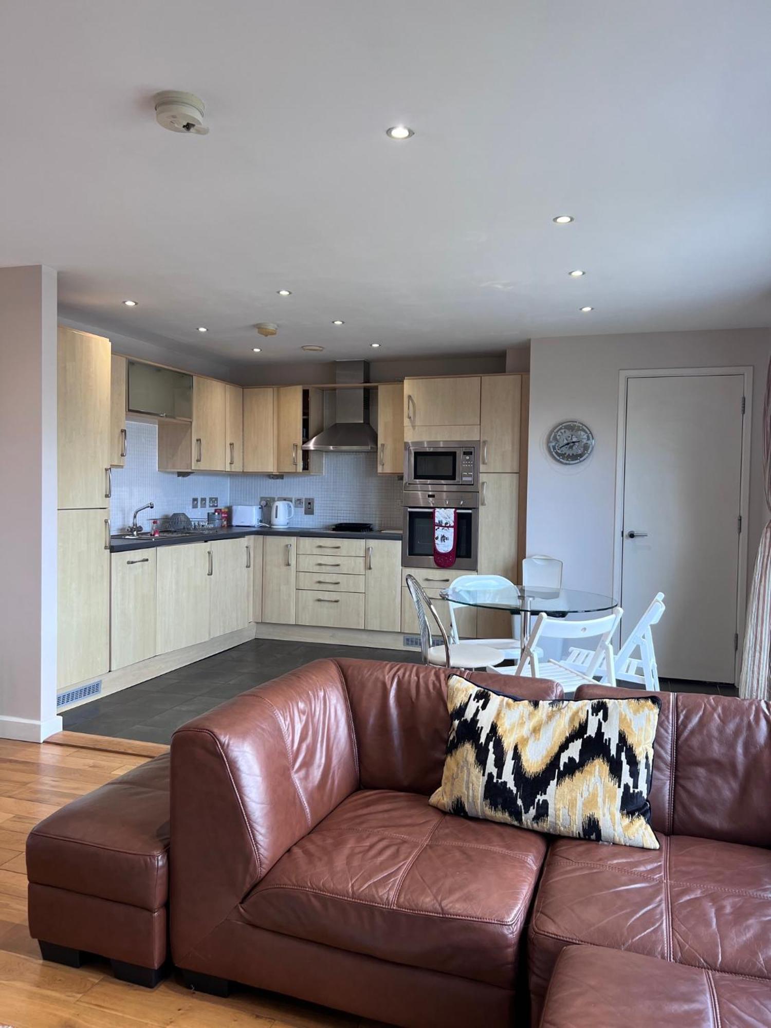 Great City Centre Getaway Apartment 2 Bed Near The Beach And Shopping Area Swansea Exteriér fotografie