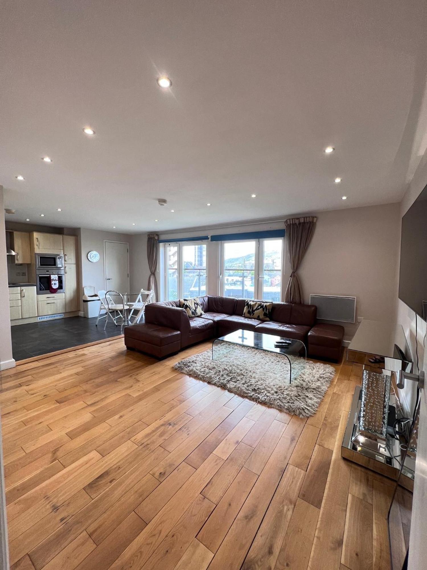 Great City Centre Getaway Apartment 2 Bed Near The Beach And Shopping Area Swansea Exteriér fotografie